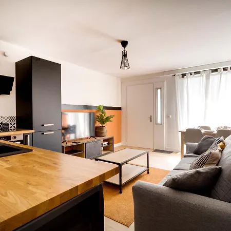Balade En Bord De Marne, Entre Disney Et Paris Apartment